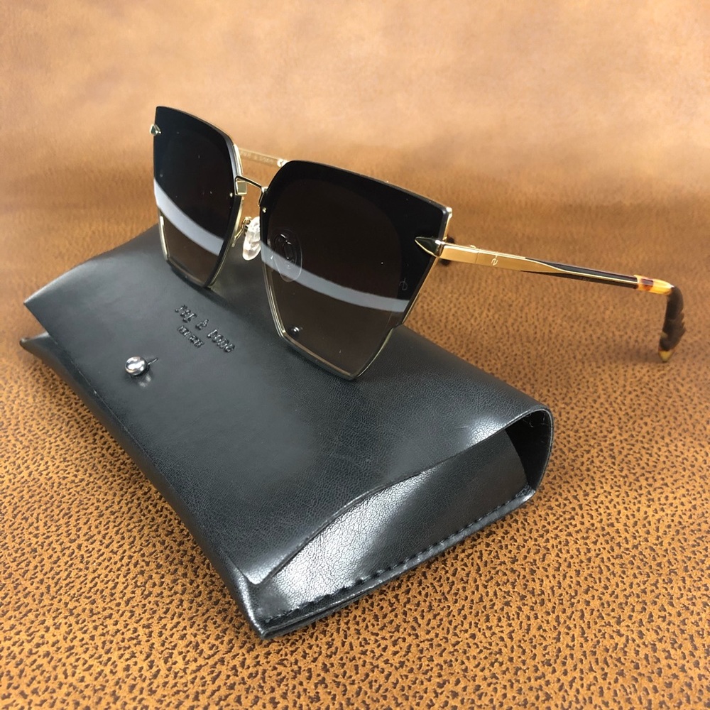 Rag & Bone Cat Eye Sunglasses Case Included